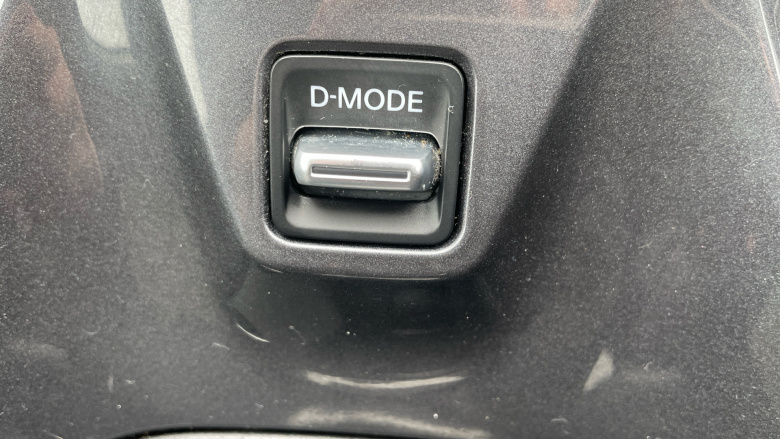 Nissan Juke 1.0 DiG-T 114 N-Connecta 5dr Petrol Hatchback